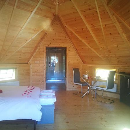 Romantic Rural Retreats 크류케른 객실 사진