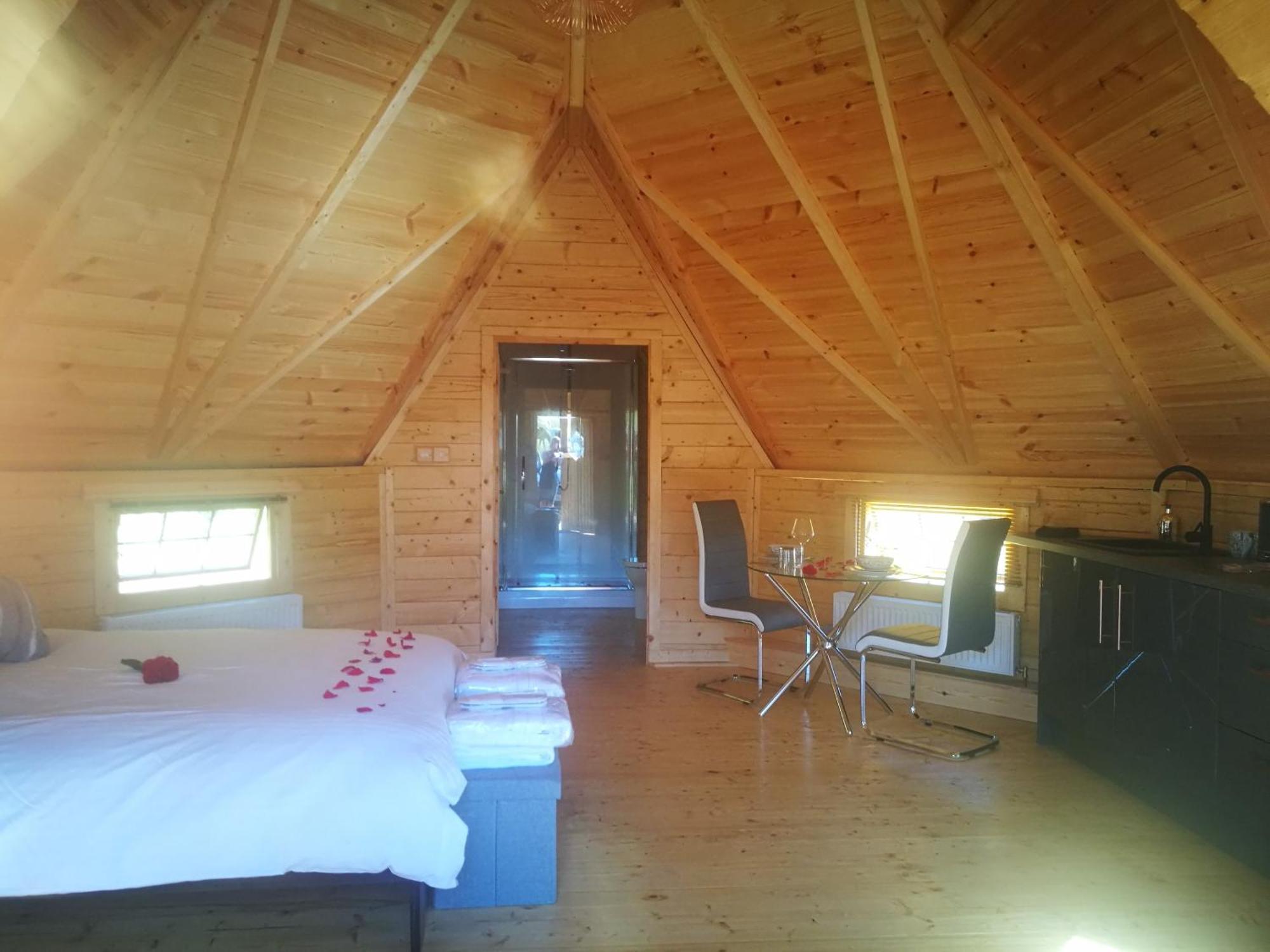 Romantic Rural Retreats 크류케른 객실 사진